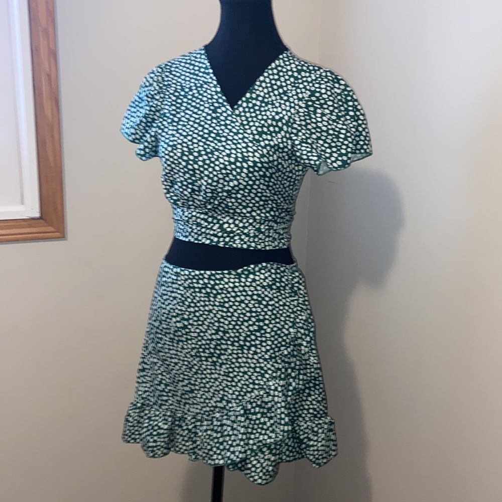 New without tags.  VCAY Ditsy Floral Crop Top & Ruffled Mini Skirt Set